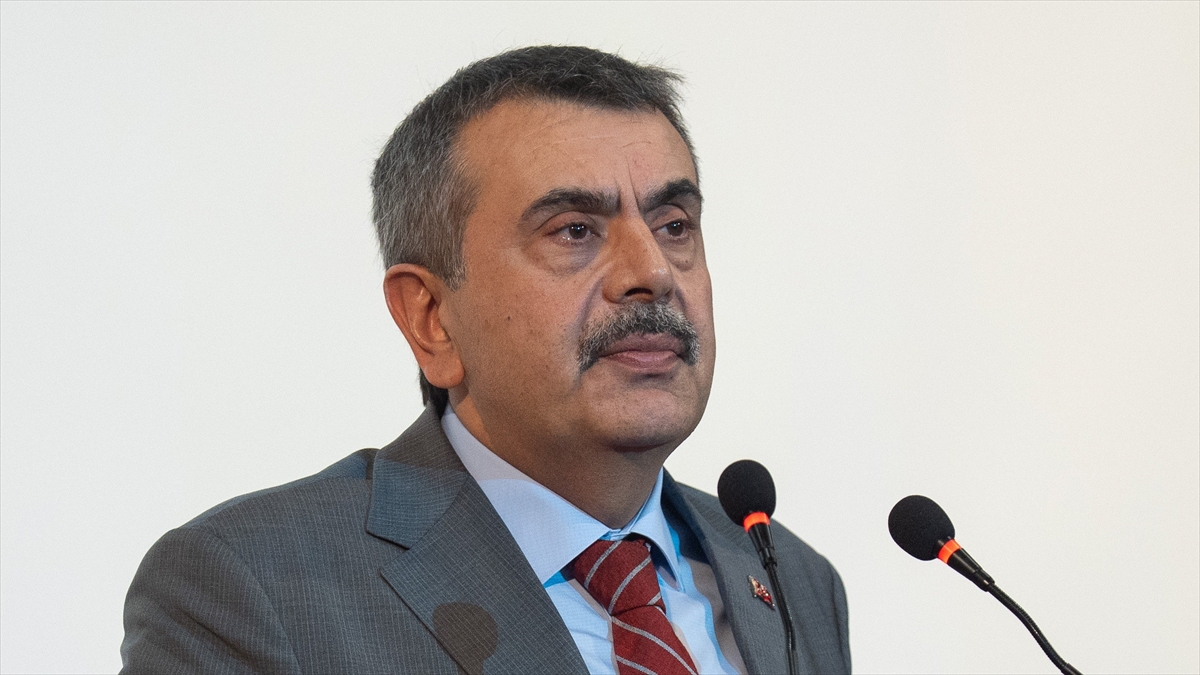 Bakan Tekin: Sınıfların ritmini, okulların nabzını ve sahanın gerçek ihtiyaçlarını en iyi öğretmenler biliyor