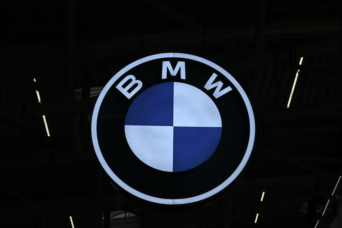 BMW, Çin’deki daralma ve Orta Doğu’daki durum nedeniyle 2026 kar marjı beklentisinde revizyona gitti