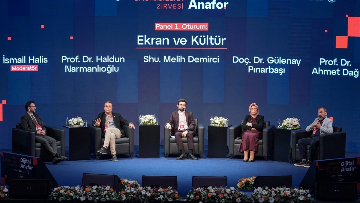 Dijital Anafor: Ekran Bağımsızlığı Zirvesi’nde “ekran ve kültür” ele alındı Dijital Anafor: Ekran Bağımsızlığı Zirvesi’nde “ekran ve kültür” ele alındı