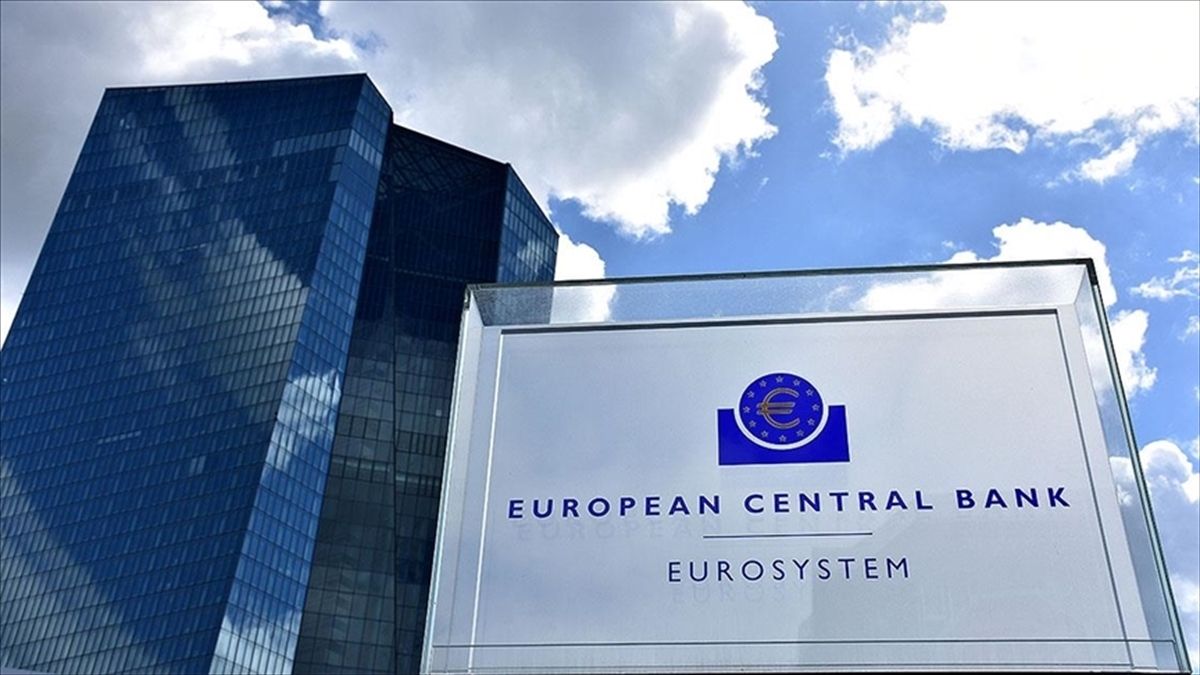 ECB, enflasyon-resesyon kıskacında faiz kararını açıklayacak ECB, enflasyon-resesyon kıskacında faiz kararını açıklayacak