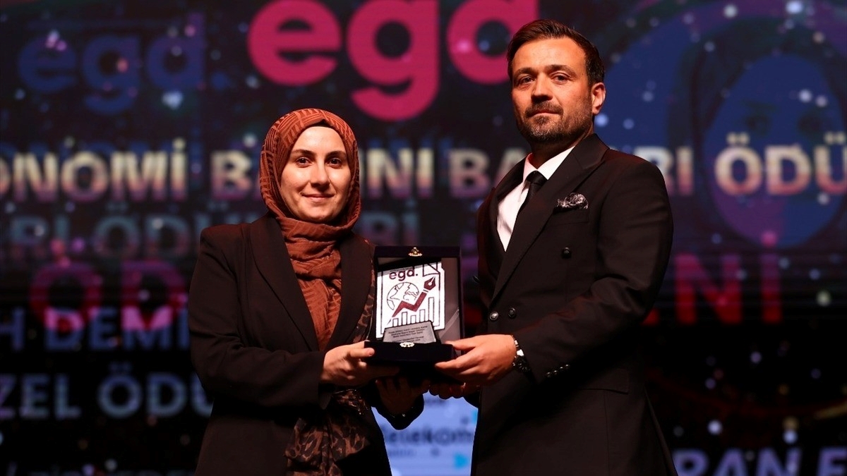 EGD 18. Ekonomi Basını Başarı Ödülleri sahiplerini buldu EGD 18. Ekonomi Basını Başarı Ödülleri sahiplerini buldu