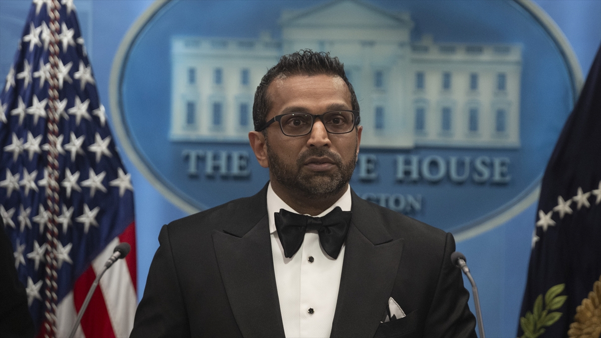 FBI Direktörü Patel, Beyaz Saray’daki UFC etkinliğine yönelik saldırının engellendiğini duyurdu FBI Direktörü Patel, Beyaz Saray’daki UFC etkinliğine yönelik saldırının engellendiğini duyurdu