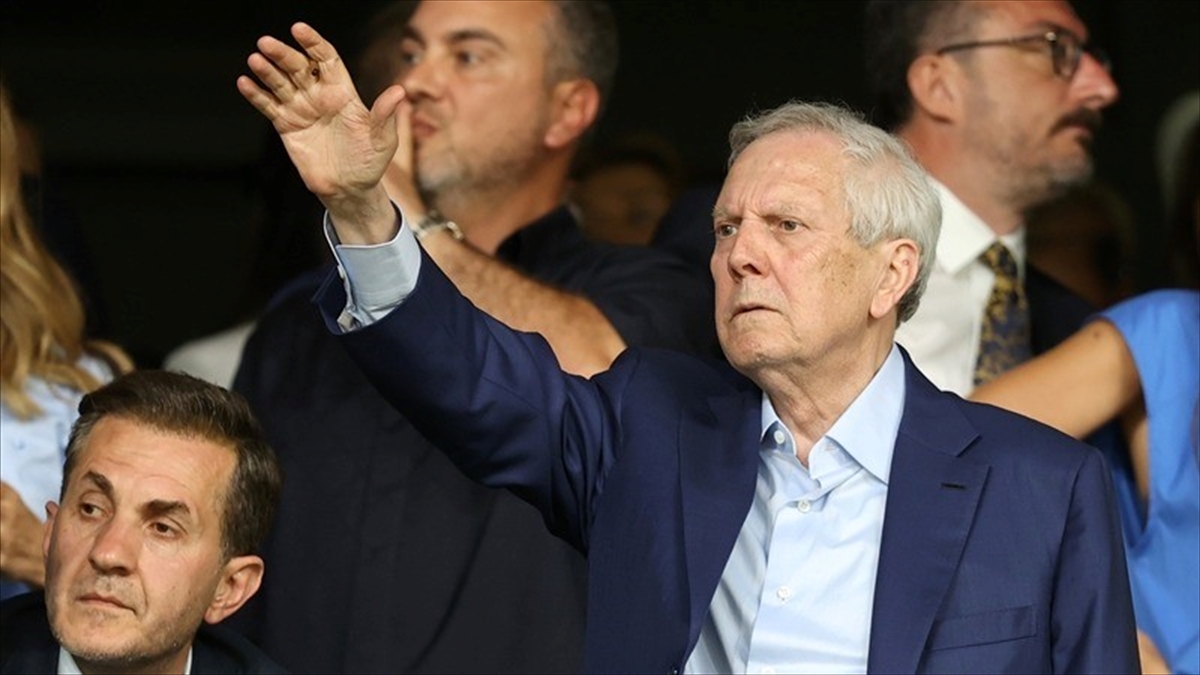 Fenerbahçe Kulübünde başkanlık seçimini Aziz Yıldırım kazandı Fenerbahçe Kulübünde başkanlık seçimini Aziz Yıldırım kazandı