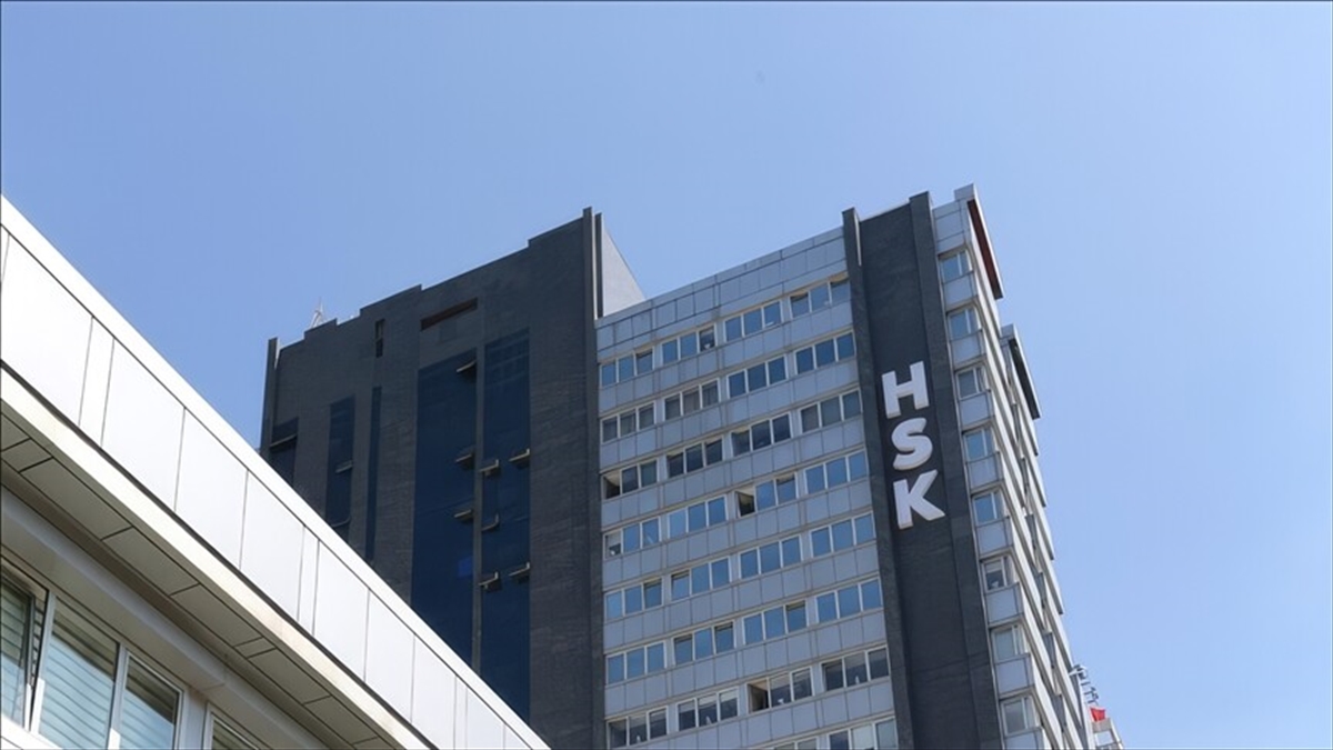 HSK kararnamesiyle 4 bin 967 hakim ve savcının görev yeri değişti HSK kararnamesiyle 4 bin 967 hakim ve savcının görev yeri değişti