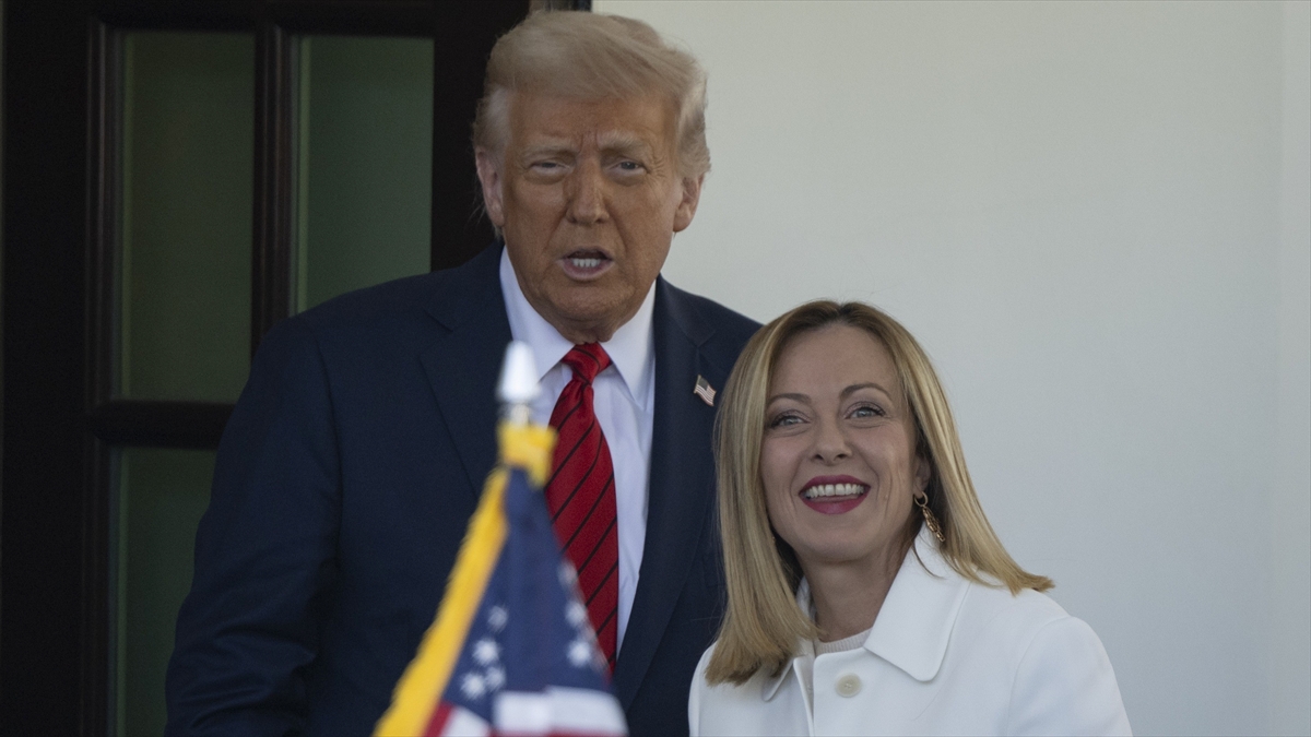 İtalyan basını: Meloni ve Trump arasında bir “açıklığa kavuşturma” görüşmesi yapıldı İtalyan basını: Meloni ve Trump arasında bir “açıklığa kavuşturma” görüşmesi yapıldı