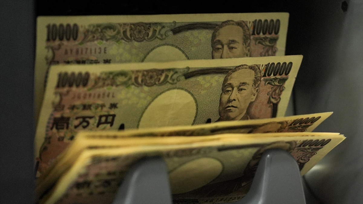 Japonya’da 2040’a kadar stratejik alanlara 2,2 trilyon dolar yatırım hedefleniyor Japonya’da 2040’a kadar stratejik alanlara 2,2 trilyon dolar yatırım hedefleniyor