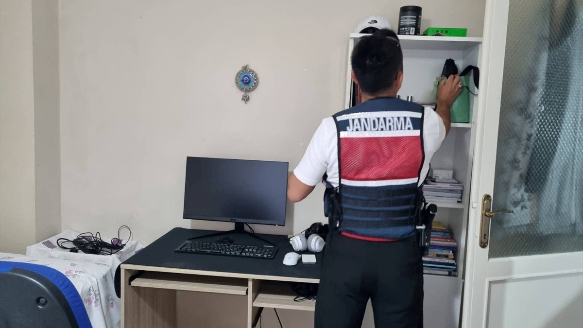 MİT’ten kredi kartı dolandırıcılarına yönelik operasyon MİT’ten kredi kartı dolandırıcılarına yönelik operasyon
