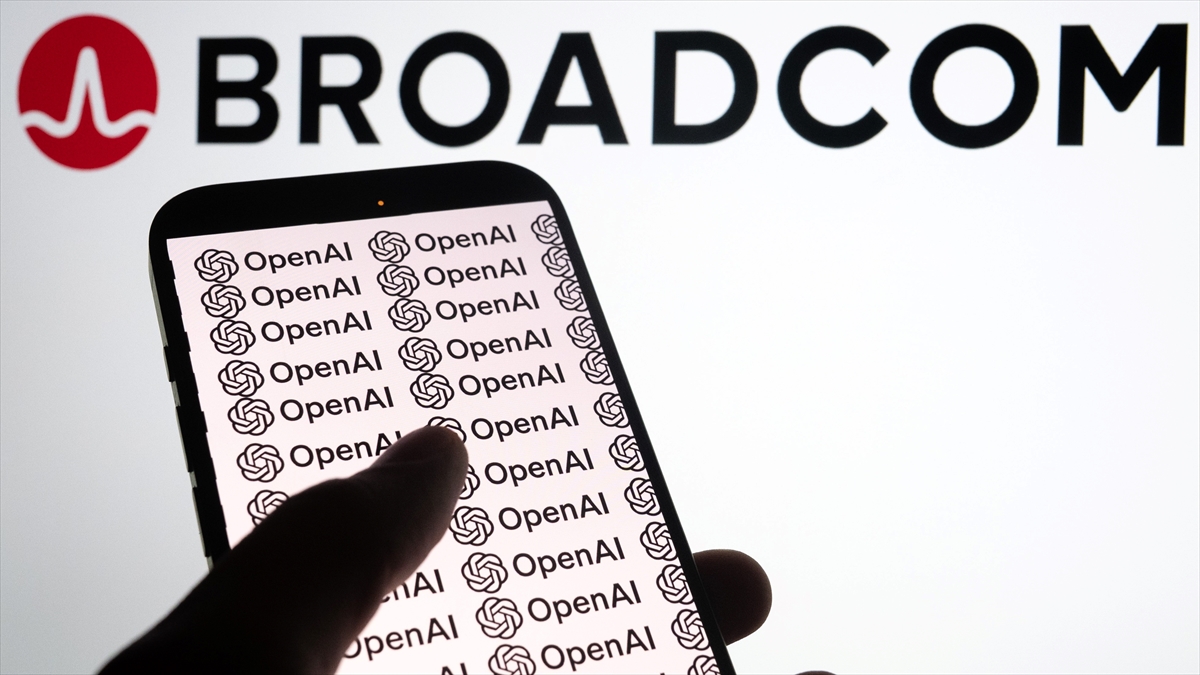 OpenAI, Broadcom ile birlikte tasarladığı çipi tanıttı OpenAI, Broadcom ile birlikte tasarladığı çipi tanıttı
