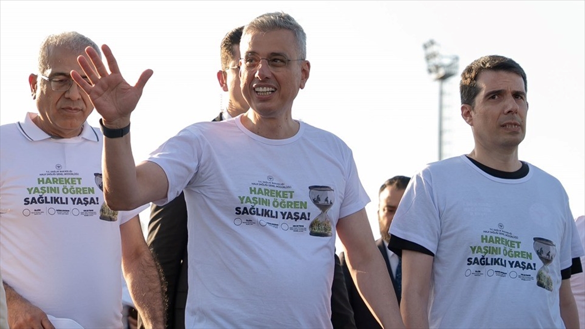 Sağlık Bakanı Memişoğlu: Bir ay sahada olacağız. İnsanların hareket yaşını öğreneceğiz Sağlık Bakanı Memişoğlu: Bir ay sahada olacağız. İnsanların hareket yaşını öğreneceğiz
