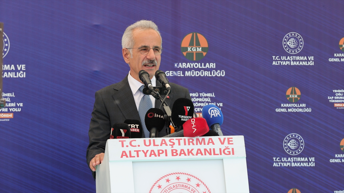 Ulaştırma ve Altyapı Bakanı Uraloğlu: Hakkari’nin her köşesini çağın gereklerine uygun hale getirmeye devam edeceğiz
