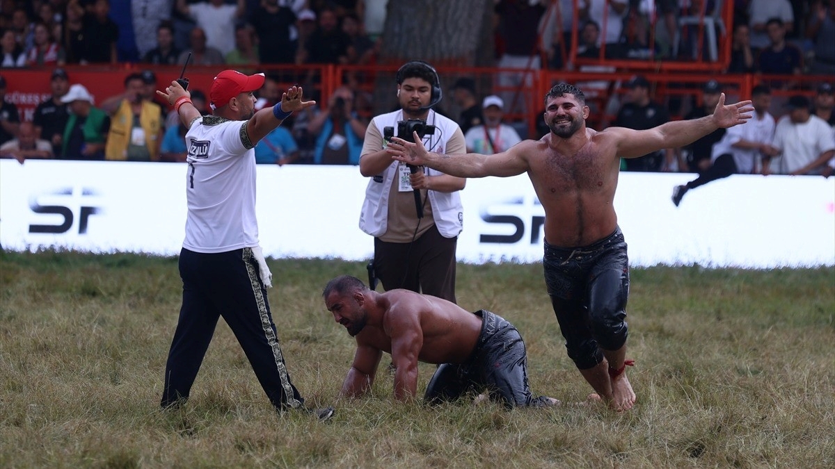 665. Tarihi Kırkpınar Yağlı Güreşleri’nde başpehlivan Erkan Taş oldu