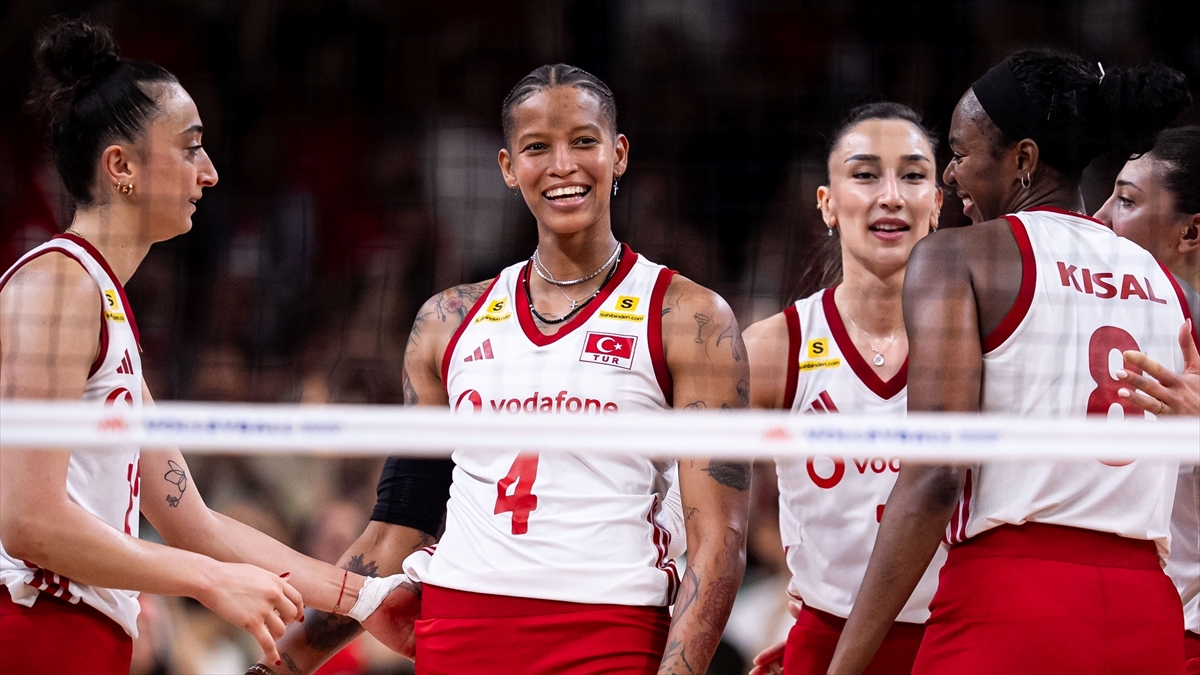 A Milli Kadın Voleybol Takımı, Polonya’yı 3-1 mağlup etti A Milli Kadın Voleybol Takımı, Polonya’yı 3-1 mağlup etti