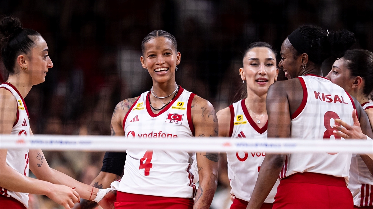 A Milli Kadın Voleybol Takımı’nın Milletler Ligi final etabı kadrosu belli oldu A Milli Kadın Voleybol Takımı’nın Milletler Ligi final etabı kadrosu belli oldu