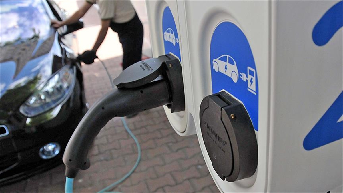 AB’de elektrikli otomobil satışları 1 yılda yüzde 40’tan fazla arttı AB’de elektrikli otomobil satışları 1 yılda yüzde 40’tan fazla arttı