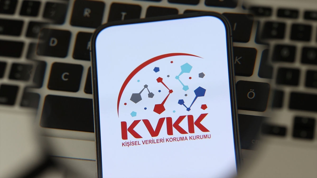 Avukata “izinsiz SMS” atan tasarruf finansman şirketine KVKK’dan 1 milyon lira ceza Avukata “izinsiz SMS” atan tasarruf finansman şirketine KVKK’dan 1 milyon lira ceza