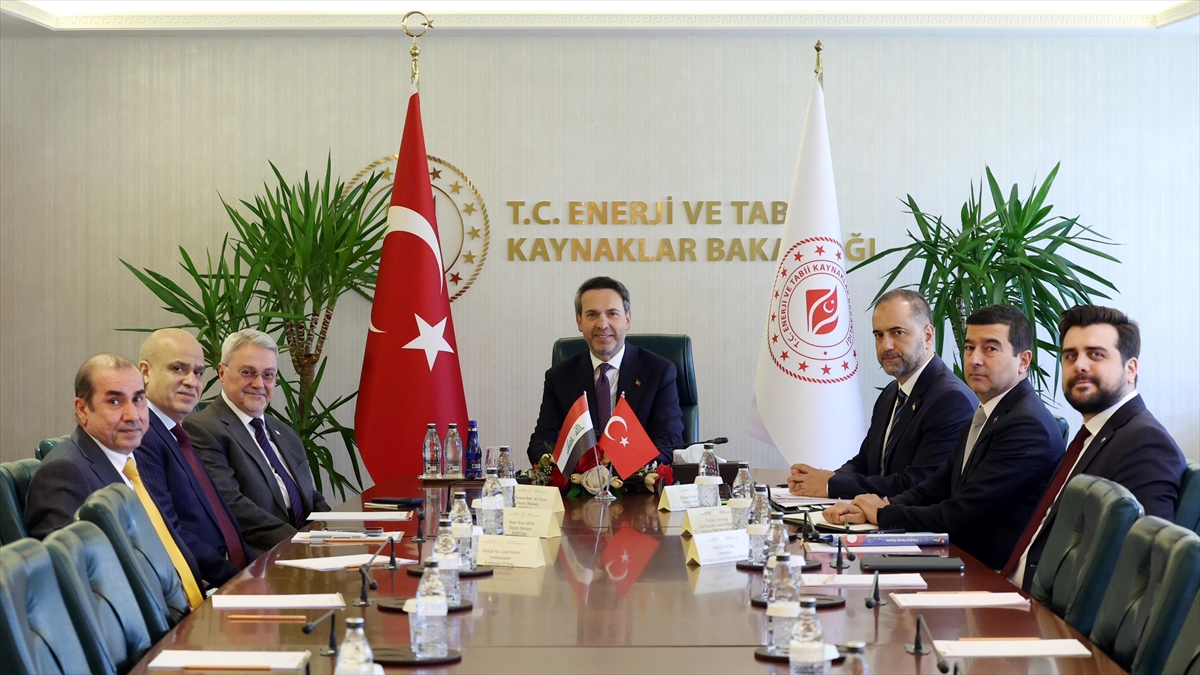 Bakan Bayraktar, Iraklı yetkililerle enerji işbirliği imkanlarını görüştü Bakan Bayraktar, Iraklı yetkililerle enerji işbirliği imkanlarını görüştü