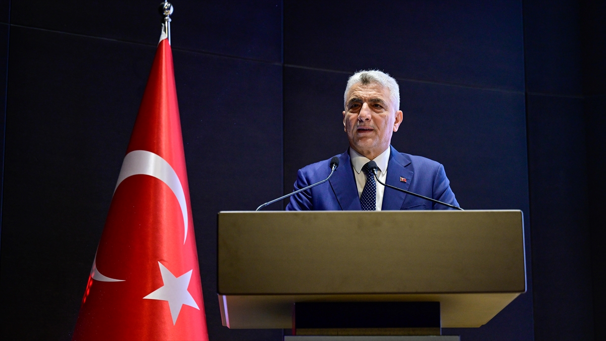 Bakan Bolat, AB’nin düşük değerli e-ticaret paketlerine 3 avroluk gümrük vergisi getirmesini değerlendirdi Bakan Bolat, AB’nin düşük değerli e-ticaret paketlerine 3 avroluk gümrük vergisi getirmesini değerlendirdi