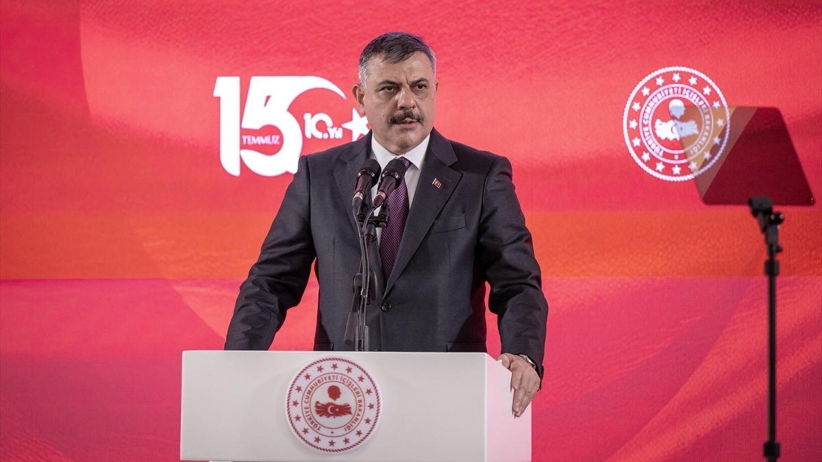 Bakan Çiftçi: Bugün devletimiz dimdik ayaktaysa şehadet makamına yürüyen kahramanlarımızın sayesindedir Bakan Çiftçi: Bugün devletimiz dimdik ayaktaysa şehadet makamına yürüyen kahramanlarımızın sayesindedir