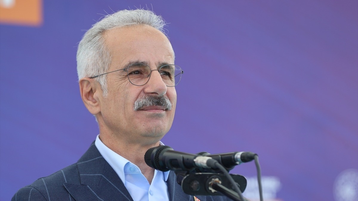 Bakan Uraloğlu, Sivas’ta Çamlıbel Tüneli Temel Atma Töreni’nde konuştu Bakan Uraloğlu, Sivas’ta Çamlıbel Tüneli Temel Atma Töreni’nde konuştu