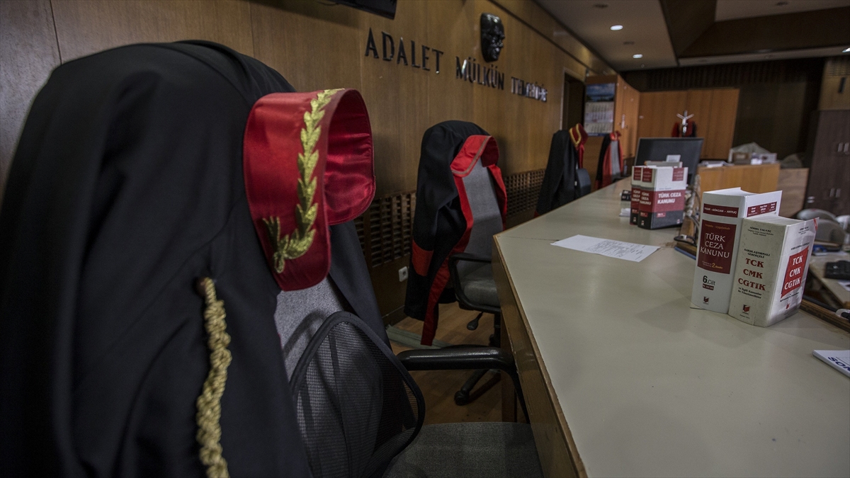 Boşanma aşamasındaki eşinin doğal gazını kapattıran kocaya 3 gün zorlama hapsi Boşanma aşamasındaki eşinin doğal gazını kapattıran kocaya 3 gün zorlama hapsi