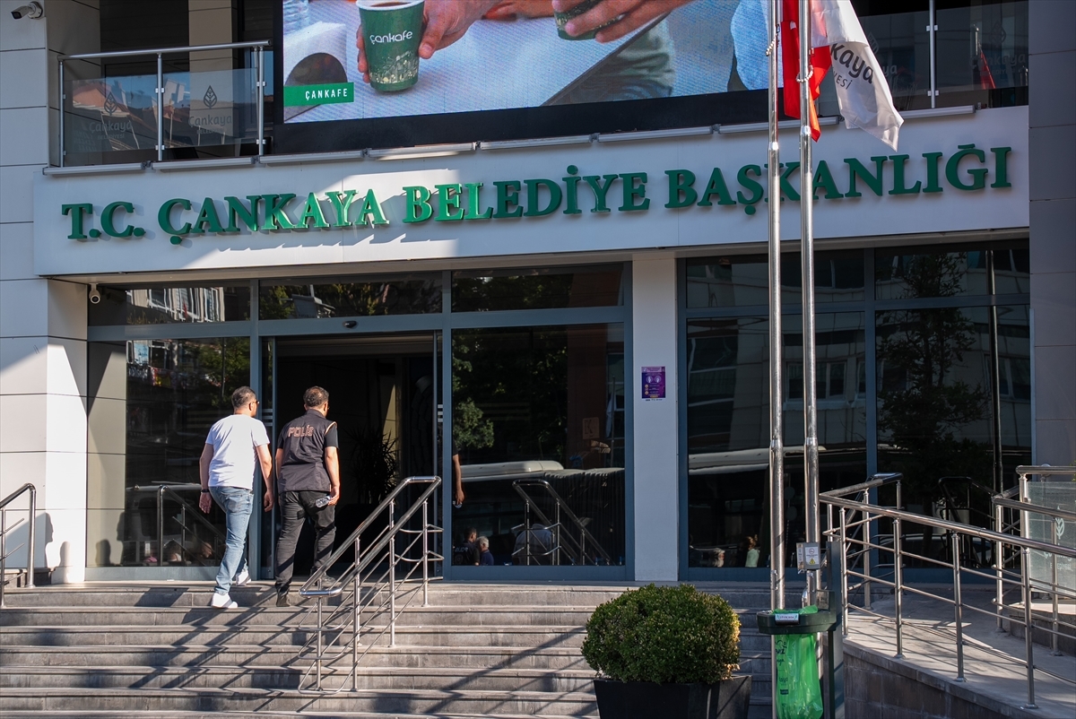 Çankaya Belediye Başkanı Güner’in de aralarında bulunduğu 36 şüpheli hakkında gözaltı kararı Çankaya Belediye Başkanı Güner’in de aralarında bulunduğu 36 şüpheli hakkında gözaltı kararı