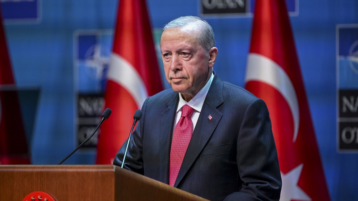 Cumhurbaşkanı Erdoğan: Ankara Zirvesi, Türkiye’nin NATO’nun güvenlik gündemine yön veren bir aktör olduğunu göstermiştir Cumhurbaşkanı Erdoğan: Ankara Zirvesi, Türkiye’nin NATO’nun güvenlik gündemine yön veren bir aktör olduğunu göstermiştir