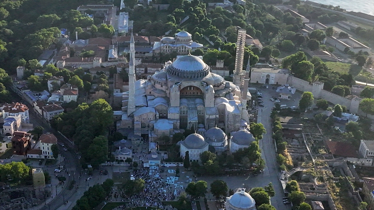 Cumhurbaşkanlığı İletişim Başkanı Duran’dan “Ayasofya-i Kebir Cami-i Şerifi” paylaşımı Cumhurbaşkanlığı İletişim Başkanı Duran’dan “Ayasofya-i Kebir Cami-i Şerifi” paylaşımı