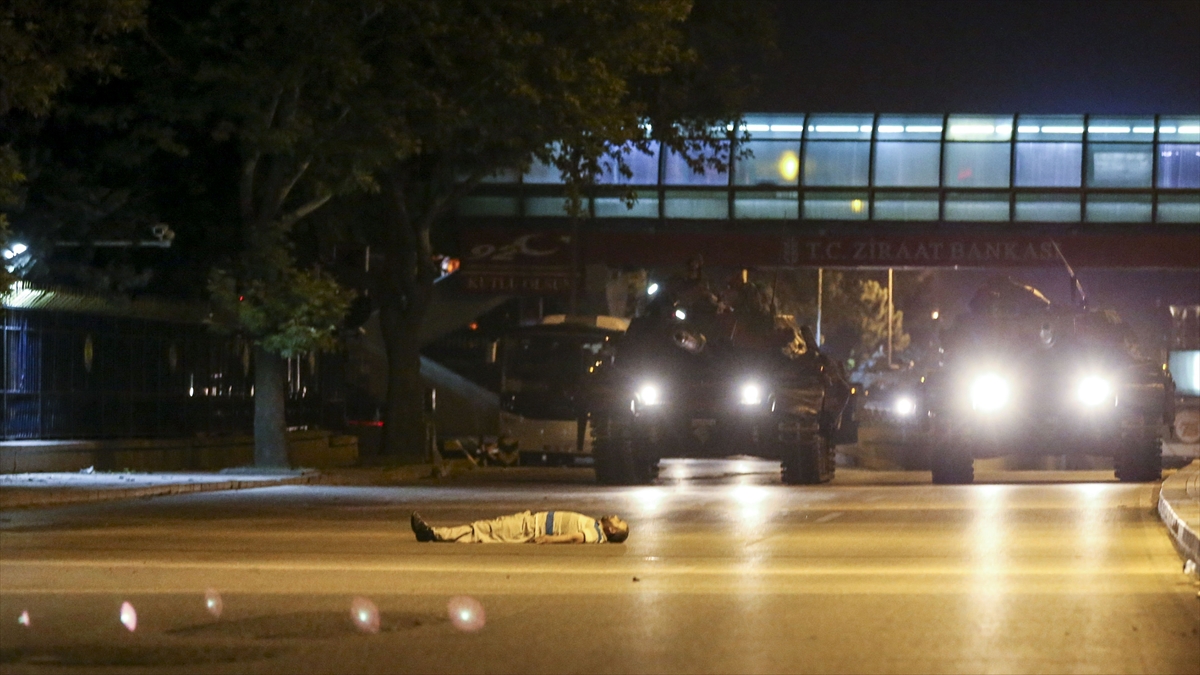 Darbe girişimi gecesi Ankara’da aktif rol oynayan FETÖ’cü askerlerin ifadeleri ihanetin boyutunu belgeliyor Darbe girişimi gecesi Ankara’da aktif rol oynayan FETÖ’cü askerlerin ifadeleri ihanetin boyutunu belgeliyor