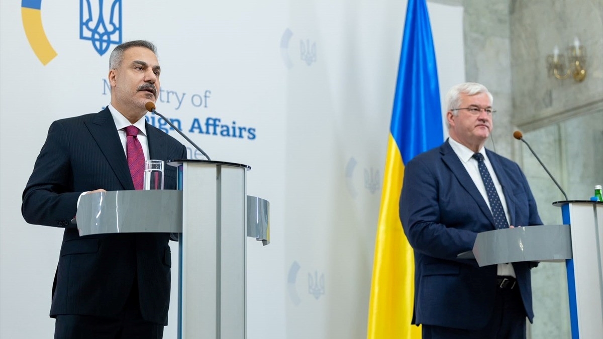 Dışişleri Bakanı Fidan: Rusya-Ukrayna Savaşı’nın Karadeniz’e taşınmasını istemiyoruz Dışişleri Bakanı Fidan: Rusya-Ukrayna Savaşı’nın Karadeniz’e taşınmasını istemiyoruz