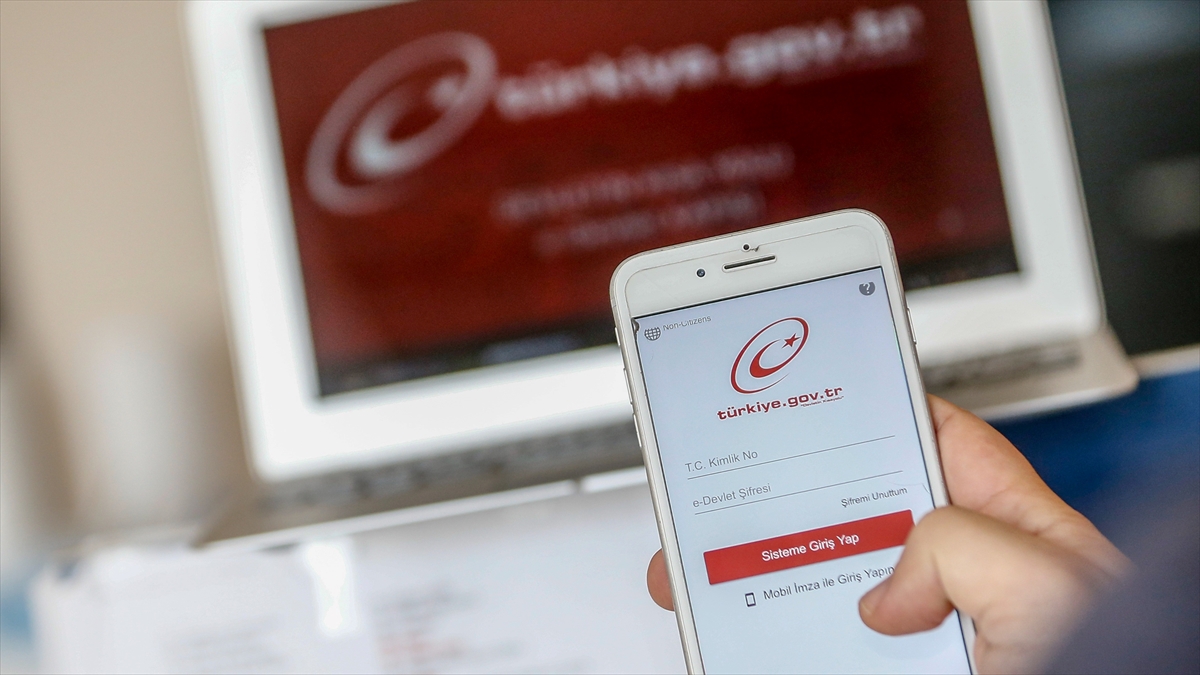 e-Devlet Kapısı’nın en çok kullanılan uygulamaları SGK hizmetleri oldu e-Devlet Kapısı’nın en çok kullanılan uygulamaları SGK hizmetleri oldu