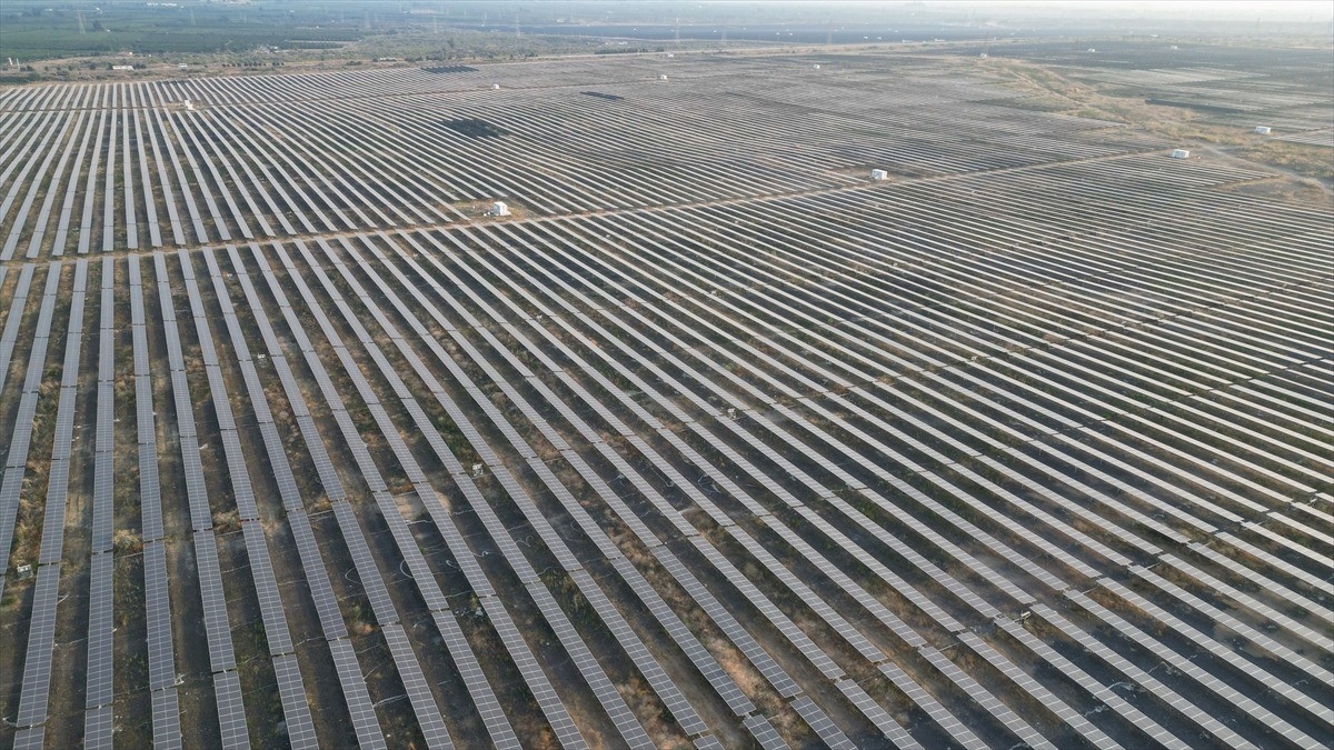 Erzin-2 Güneş Enerjisi Santrali’nde 6 ayda 75 bin megavatsaat elektrik üretildi Erzin-2 Güneş Enerjisi Santrali’nde 6 ayda 75 bin megavatsaat elektrik üretildi