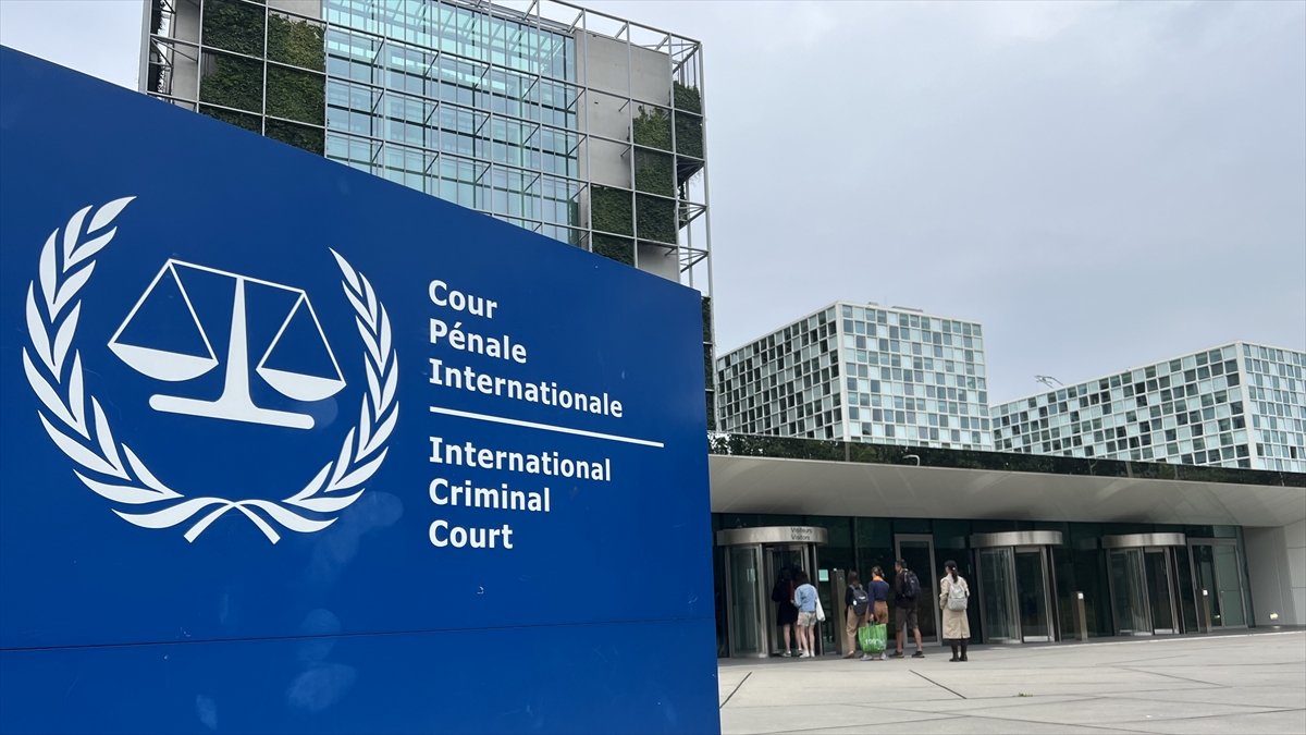 Eski HRW Direktörü Roth’a göre, UCM Başsavcısı Han görevden alınsa da tutuklama emirleri geçerli Eski HRW Direktörü Roth’a göre, UCM Başsavcısı Han görevden alınsa da tutuklama emirleri geçerli