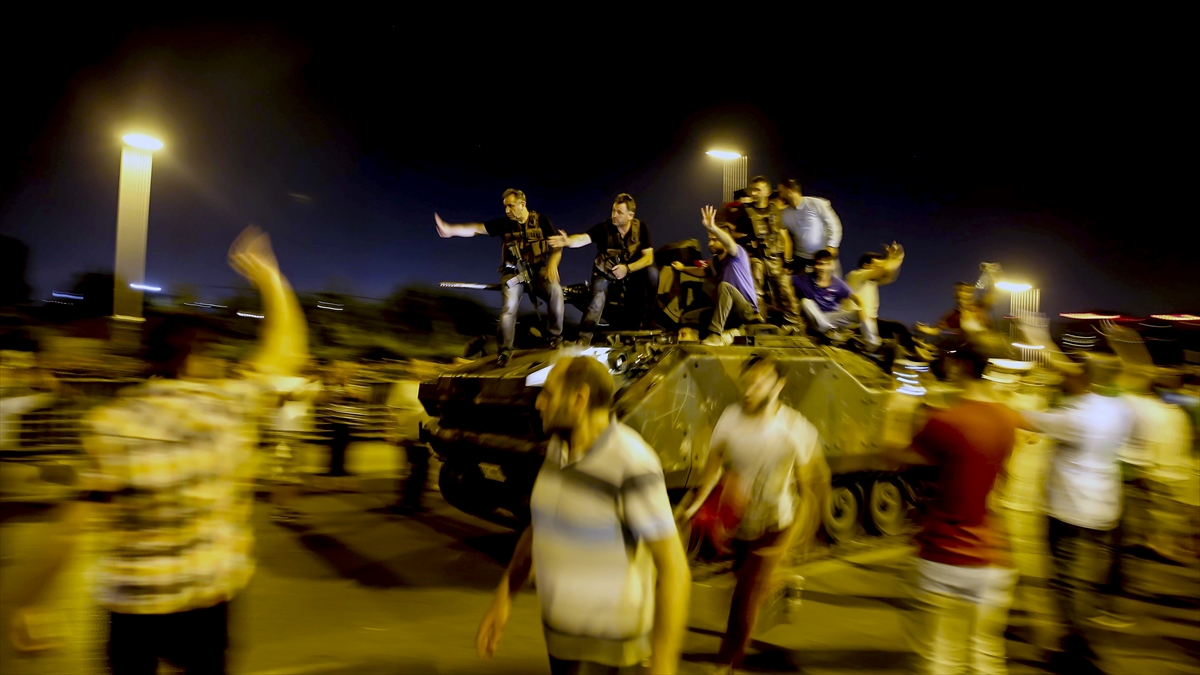 FETÖ’nün 15 Temmuz ihanetine giden 8 aylık süreç deşifre edildi FETÖ’nün 15 Temmuz ihanetine giden 8 aylık süreç deşifre edildi