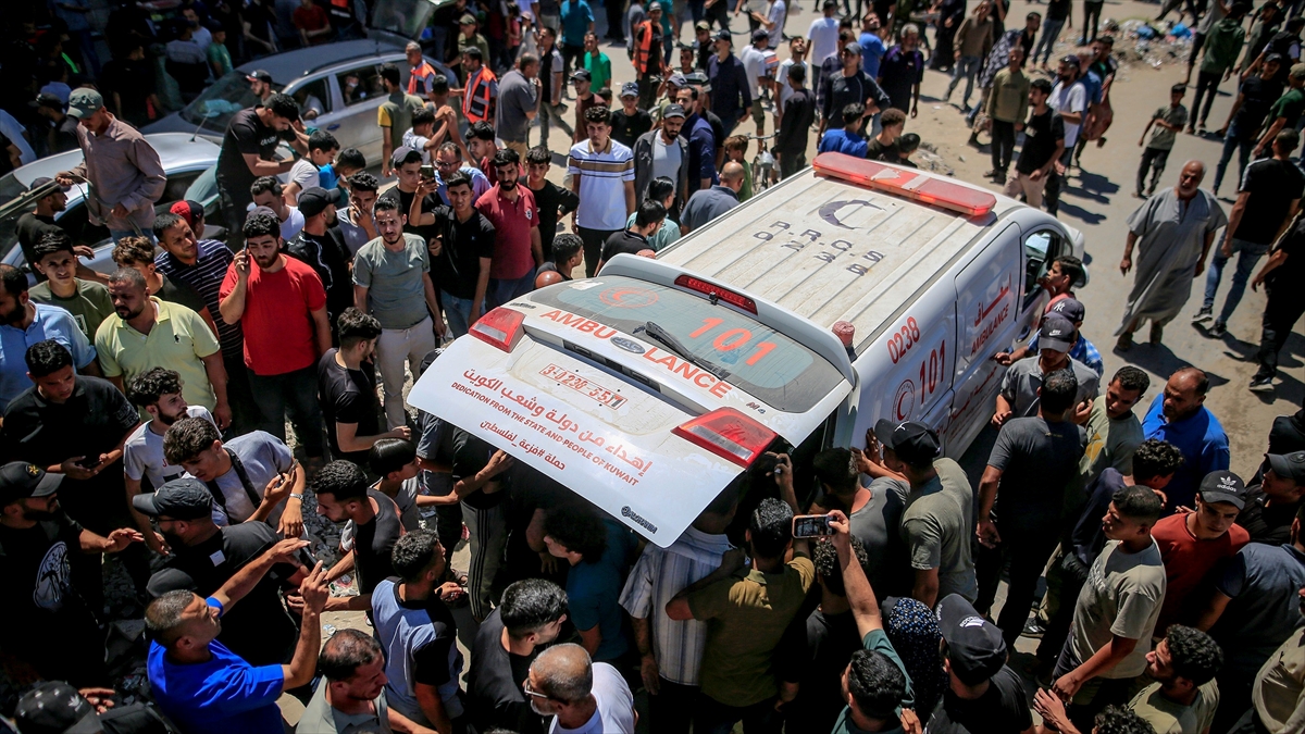 Gazze’deki Sağlık Bakanlığı: Ambulans ve hasta nakil araçlarının yüzde 70’i hizmet dışı kaldı Gazze’deki Sağlık Bakanlığı: Ambulans ve hasta nakil araçlarının yüzde 70’i hizmet dışı kaldı