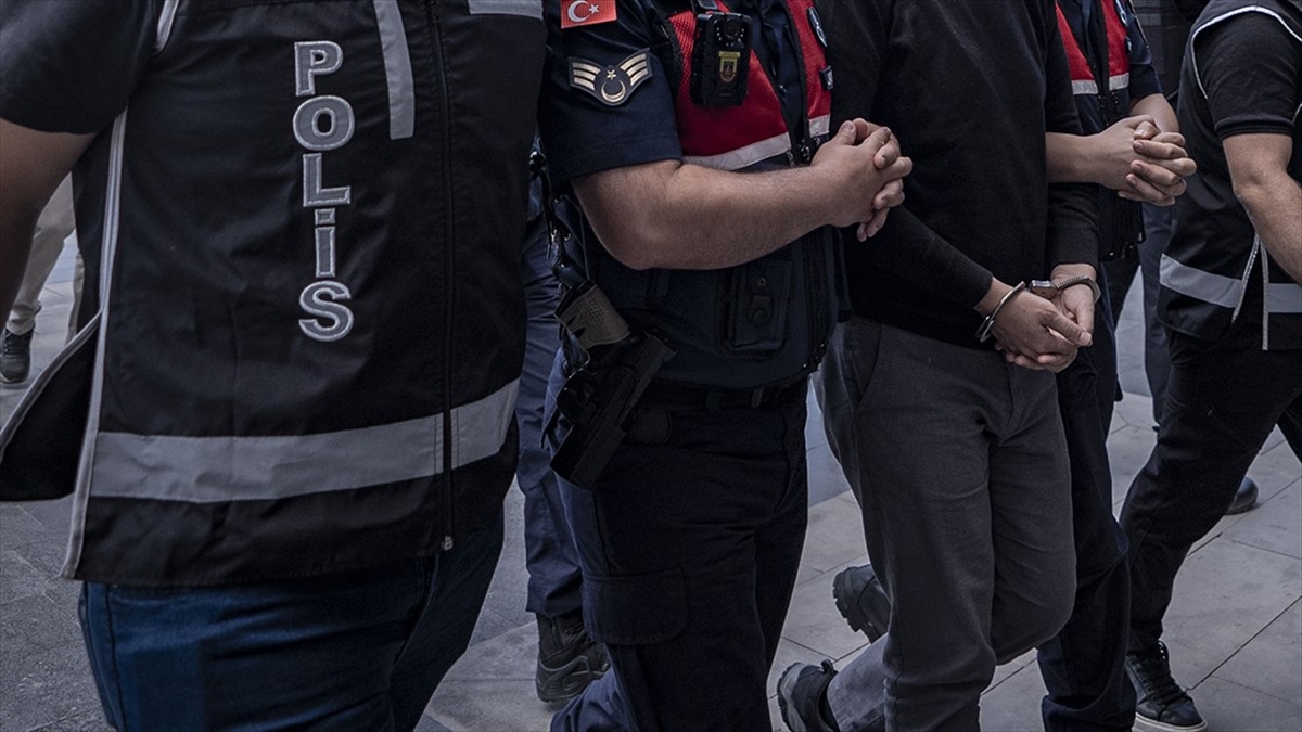 Gülistan Doku soruşturmasında gözaltına alınan 18 şüpheliden 8’i adliyede Gülistan Doku soruşturmasında gözaltına alınan 18 şüpheliden 8’i adliyede