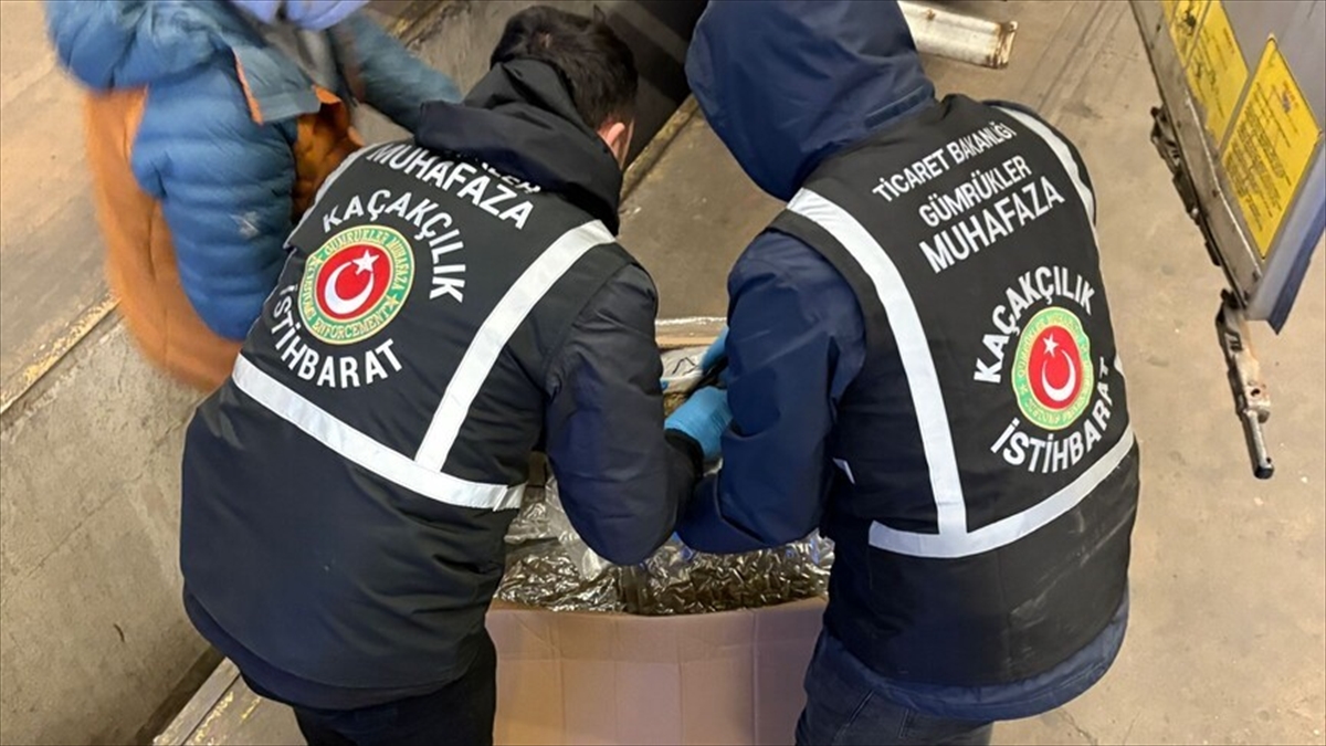 Gümrüklerde yılın ilk yarısında yaklaşık 63 milyar liralık kaçakçılık engellendi