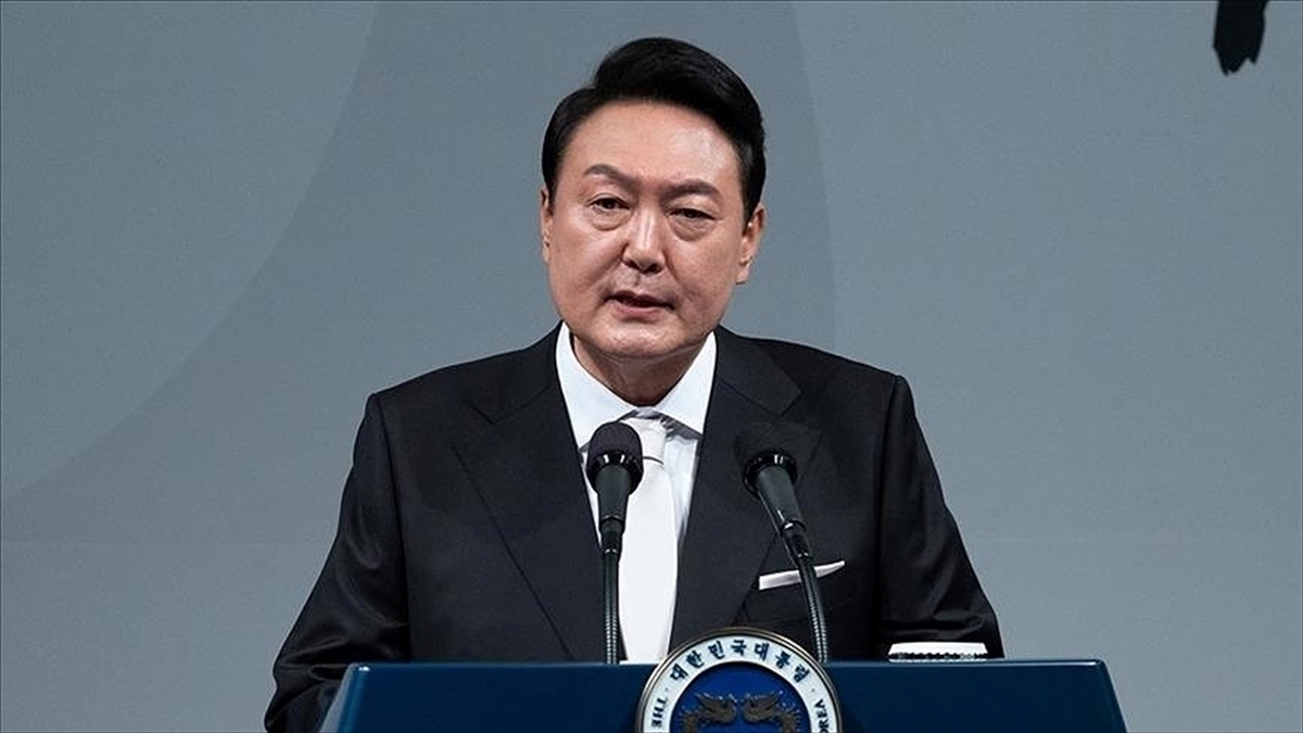Güney Kore’de eski Devlet Başkanı Yoon’a “anket sonuçları” davasında 2 yıl hapis cezası Güney Kore’de eski Devlet Başkanı Yoon’a “anket sonuçları” davasında 2 yıl hapis cezası