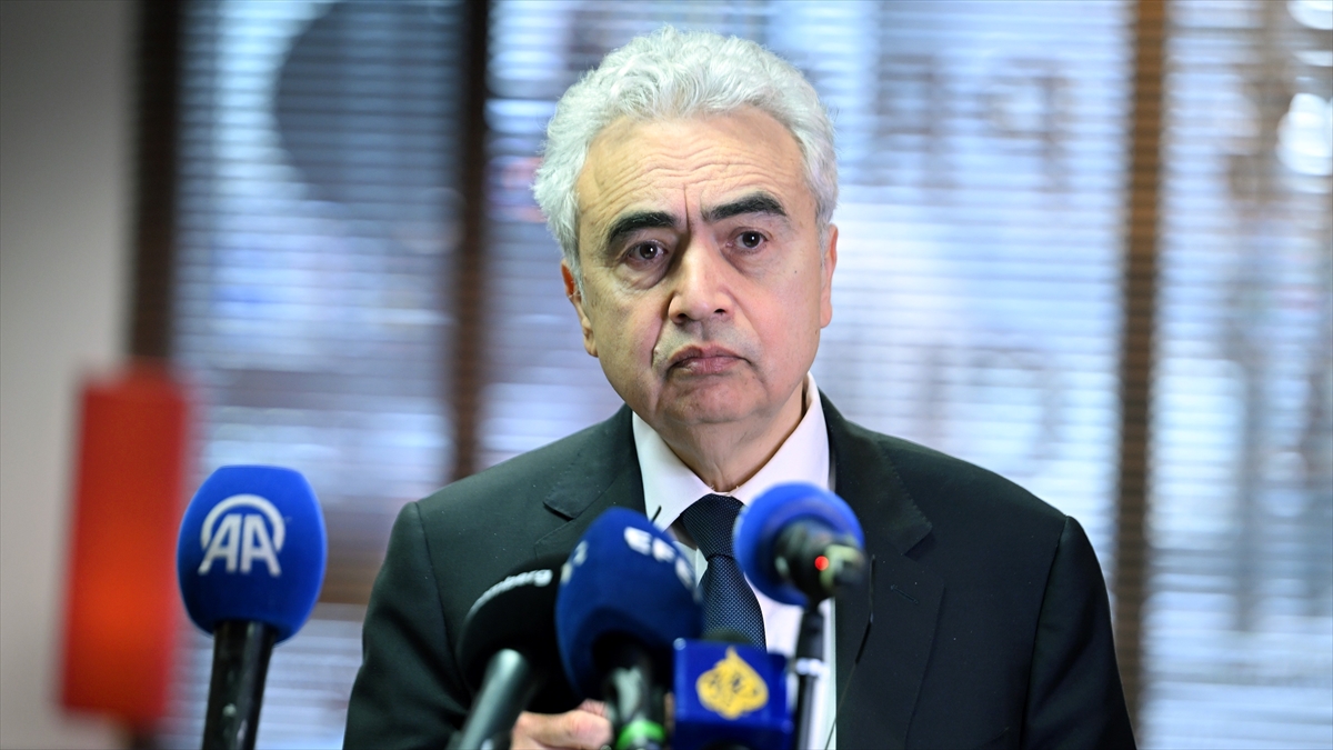 IEA Başkanı Birol, petrol arzının yüksek seviyelerde seyrettiğini bildirdi IEA Başkanı Birol, petrol arzının yüksek seviyelerde seyrettiğini bildirdi