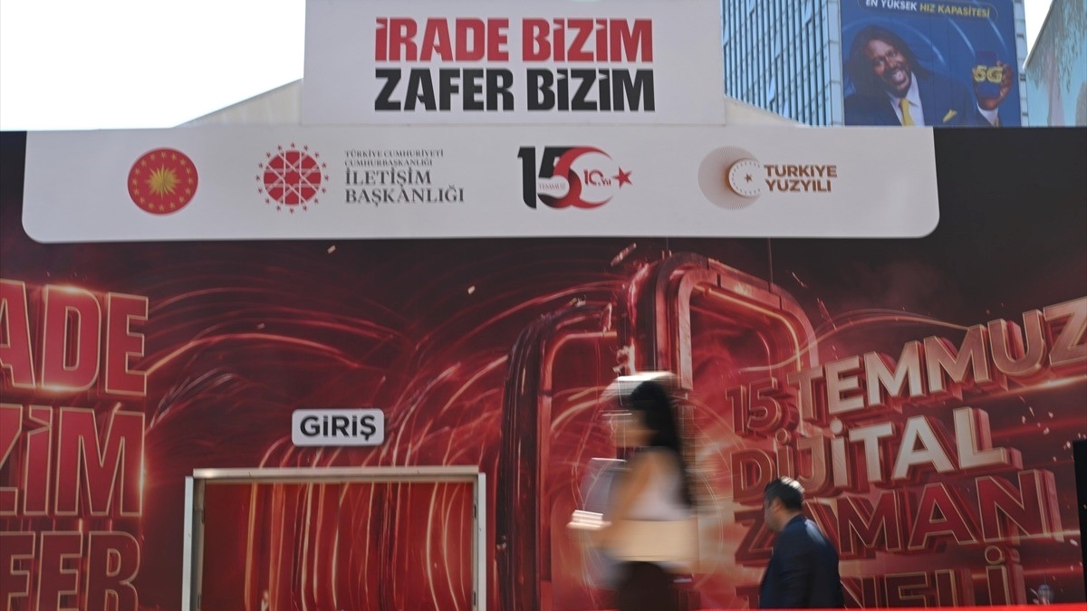 “İrade Bizim, Zafer Bizim” dijital zaman tüneli ziyarete açıldı “İrade Bizim, Zafer Bizim” dijital zaman tüneli ziyarete açıldı