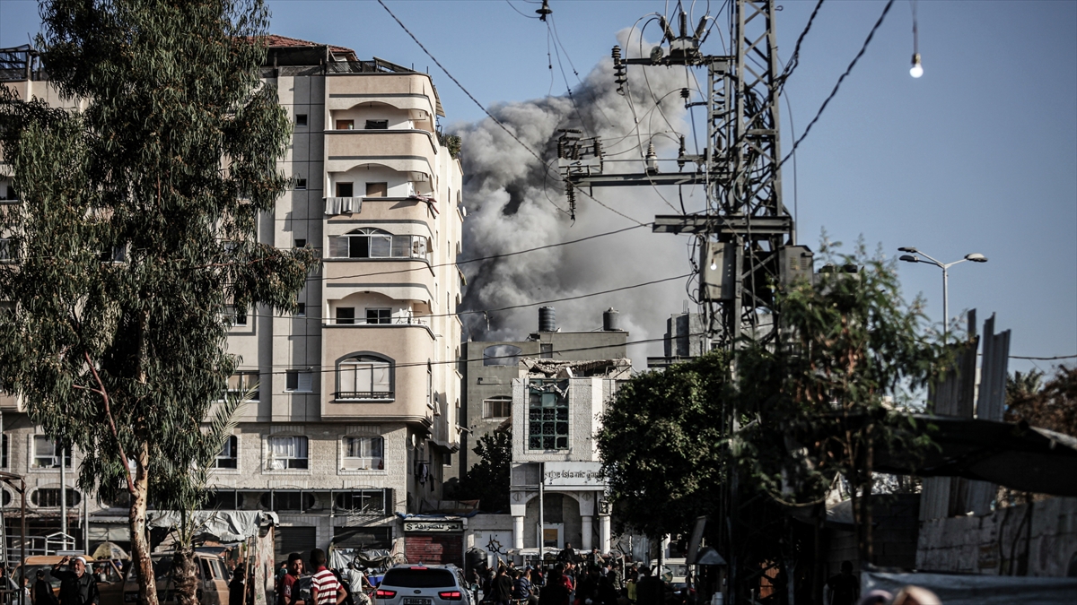 İsrail saldırısında öldüğü sanılan Gazzeli genç bir yıl sonra ailesine kavuştu İsrail saldırısında öldüğü sanılan Gazzeli genç bir yıl sonra ailesine kavuştu