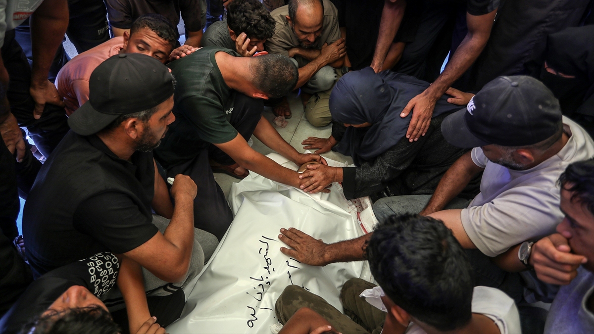 İsrail’in Gazze kentinde düzenlediği saldırıda 3 Filistinli hayatını kaybetti İsrail’in Gazze kentinde düzenlediği saldırıda 3 Filistinli hayatını kaybetti