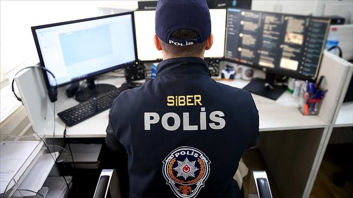 İstanbul merkezli yasa dışı bahis oynanmasını teşvik edenlere yönelik operasyonda 26 gözaltı İstanbul merkezli yasa dışı bahis oynanmasını teşvik edenlere yönelik operasyonda 26 gözaltı