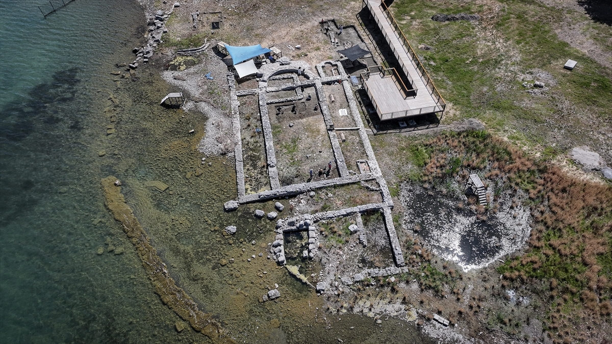 İznik’te Birinci Konsil’in yapıldığı küçük kilisenin kalıntılarına ulaşıldı İznik’te Birinci Konsil’in yapıldığı küçük kilisenin kalıntılarına ulaşıldı