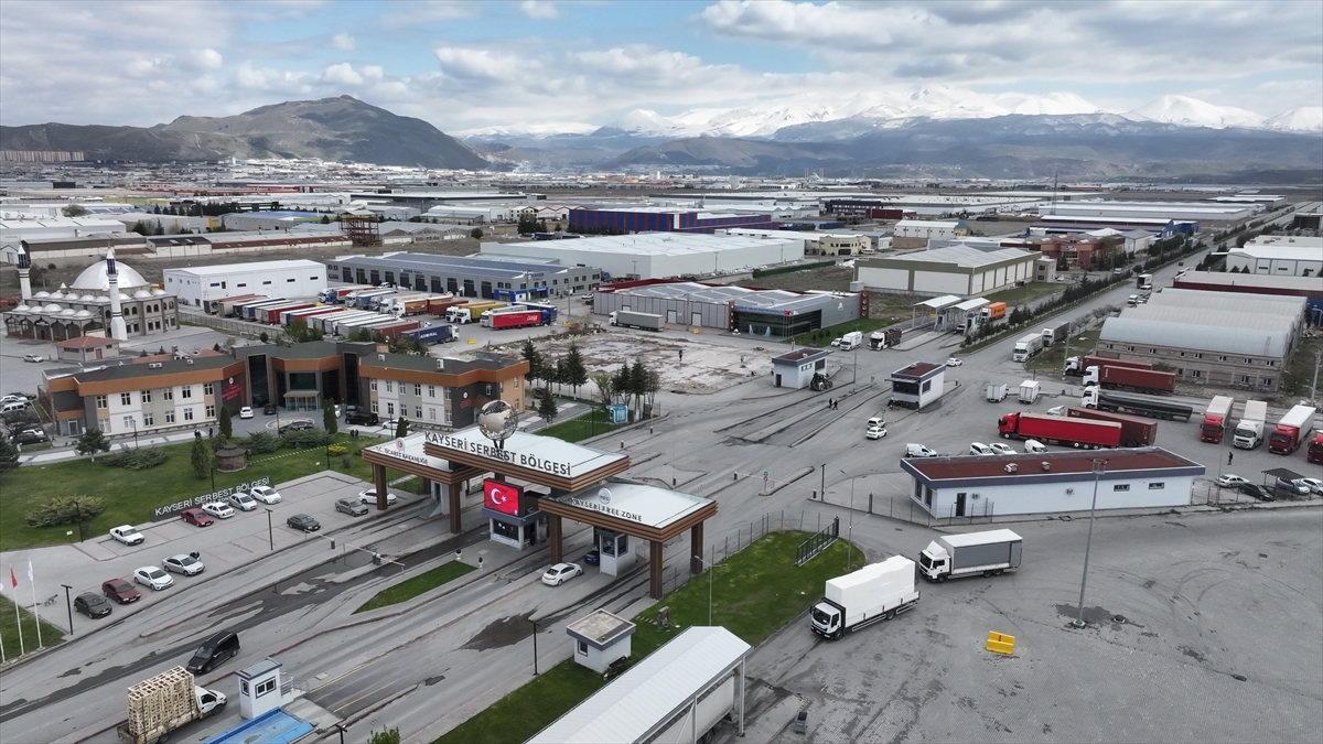 Kayseri Serbest Bölgesi’nden yılın ilk yarısında 319 milyon doların üzerinde ihracat yapıldı Kayseri Serbest Bölgesi’nden yılın ilk yarısında 319 milyon doların üzerinde ihracat yapıldı