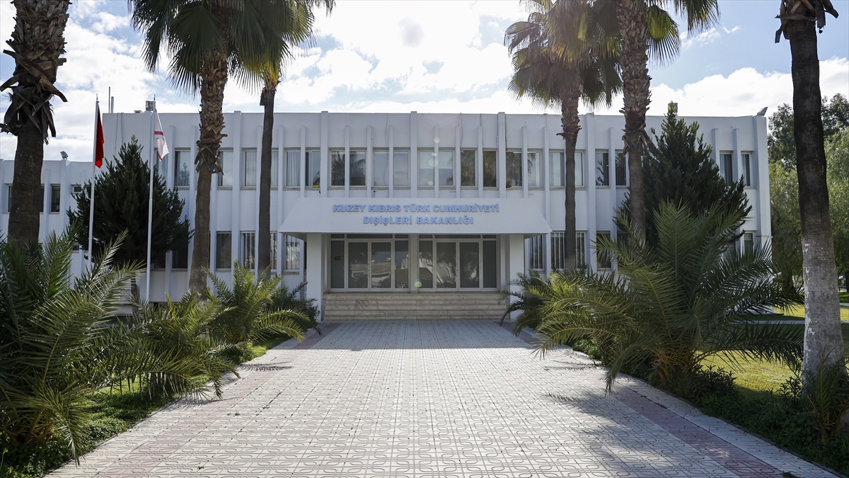 KKTC Dışişleri, AB’nin Kıbrıs Özel Temsilcisi Fitto’yu muhatap almayacağını duyurdu