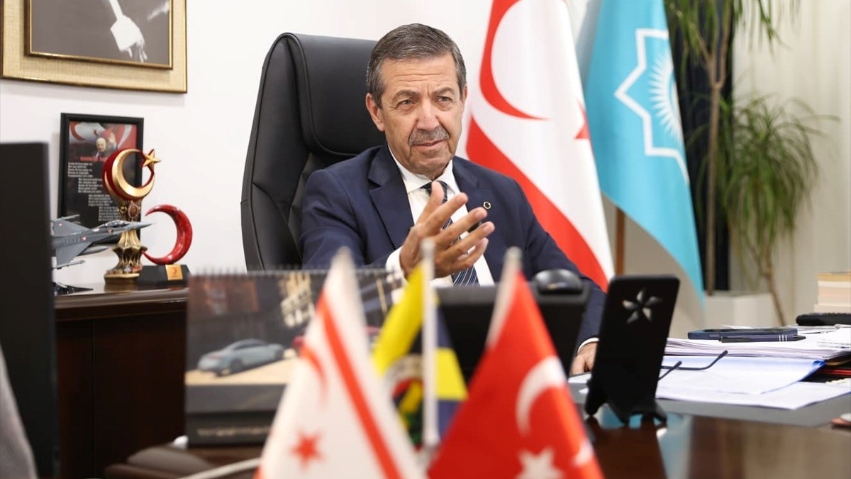 KKTC Dışişleri Bakanı Ertuğruloğlu: Türkiye’nin Kıbrıs’a müdahale hakkından vazgeçmeyiz KKTC Dışişleri Bakanı Ertuğruloğlu: Türkiye’nin Kıbrıs’a müdahale hakkından vazgeçmeyiz