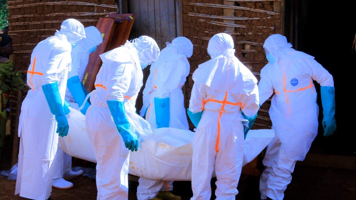 Kongo Demokratik Cumhuriyeti’nde Ebola salgınında vaka sayısı 1406’ya yükseldi Kongo Demokratik Cumhuriyeti’nde Ebola salgınında vaka sayısı 1406’ya yükseldi