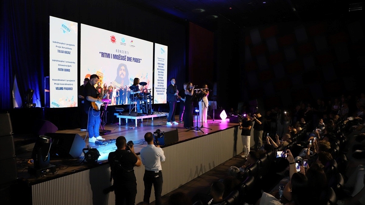 Kosova’da “Dostluk ve Barışın Ritmi: Barış Manço’nun İzinde Genç Sesler” konseri düzenlendi