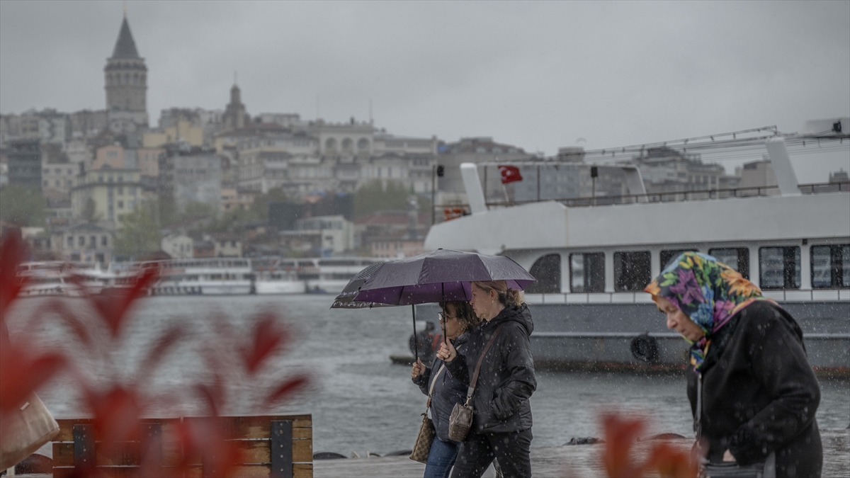 Meteorolojiden İstanbul ve Trakya için kuvvetli sağanak uyarısı Meteorolojiden İstanbul ve Trakya için kuvvetli sağanak uyarısı