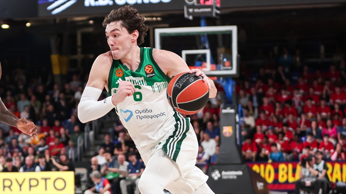Milli basketbolcu Cedi Osman, PAOK ile 3 yıllık sözleşme imzaladı Milli basketbolcu Cedi Osman, PAOK ile 3 yıllık sözleşme imzaladı